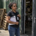 Operadora de caixa no limbo previdenciário diante da entrada de serviço da empresa
